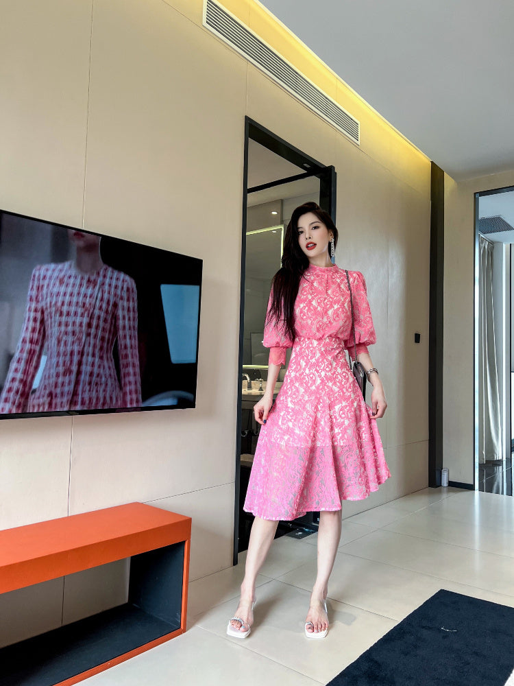 Qianjinfeng Is Popular With Beautiful Lace High-quality Skirts This Year